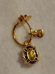Signed MMA & CN – Single earring – goldtone – Enamel & Faux Stone