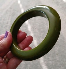 Vintage Olive Green Asymmetrical Lucite Bangle Bracelet 8″