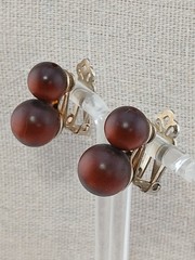 MID CENTURY moon glow brown graduated lucite beads necklace clip earrings set
