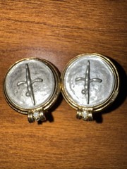 Womens Clip On Vintage 1992 Vero Earrings, Silver & Goldtone 1”