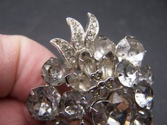 VINTAGE LARGE SIGNED EISENBERG ICE CLEAR RHINESTONE HEART SHAPED SILVER BROOCH