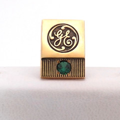 Vintage GE General Electric Solid 10k Gold Emerald Service Award Pin Tie Tac