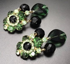 Rare Juliana D&E Green & Black Glass Dangle Clip Earring Book Piece. #1486