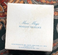 1974 MOON MAGIC PENDANT NECKLACE in box AVON PRODUCTS Fashion Accents in Jewelry