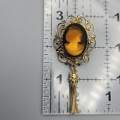 Vintage Whiting & Davis Amber Glass Hologram Cameo Brooch Tassel Gold Tone Pin
