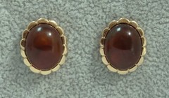 Unsigned Vintage Avon Turtle Bay Pierced Earrings