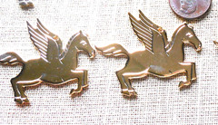 Vintage NOS lot of 6 Pegasus quality gold tone 1 3/4″ pendants for necklaces MSC