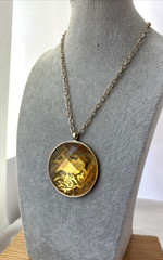UNIQUE WOW Yellow Gold Bird Amulet Costume chunky VTG Style 1970s 1990s Necklace