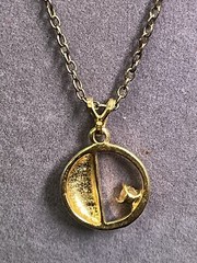 VINTAGE GOLD PLATED CZ PENDANT ON 18” CHAIN NECKLACE