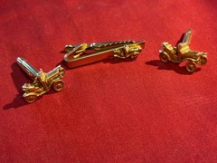 Vintage Gold Tone Open Top Model A Tie Bar Clasp and Cufflinks Set – Nice Shape
