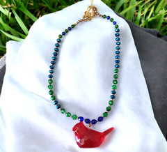 Vintage 3-D Faceted Red Bird Cardinal Acrylic Lucite Glass Metal Bead Necklace