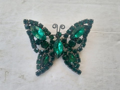 Vintage Forest Green Butterfly Brooch Navette Rhinestones Pin 2″ Unsigned Weiss?