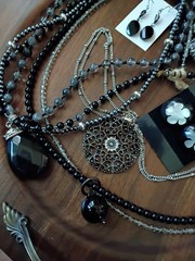 Black/Silver Tone Costume Jewelry Lot Necklaces-Bracelet-Pin-Earrings Mixed…