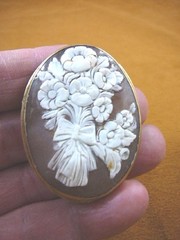 C-1355) Daisy flower bouquet shell oval CAMEO sterling silver pin pendant