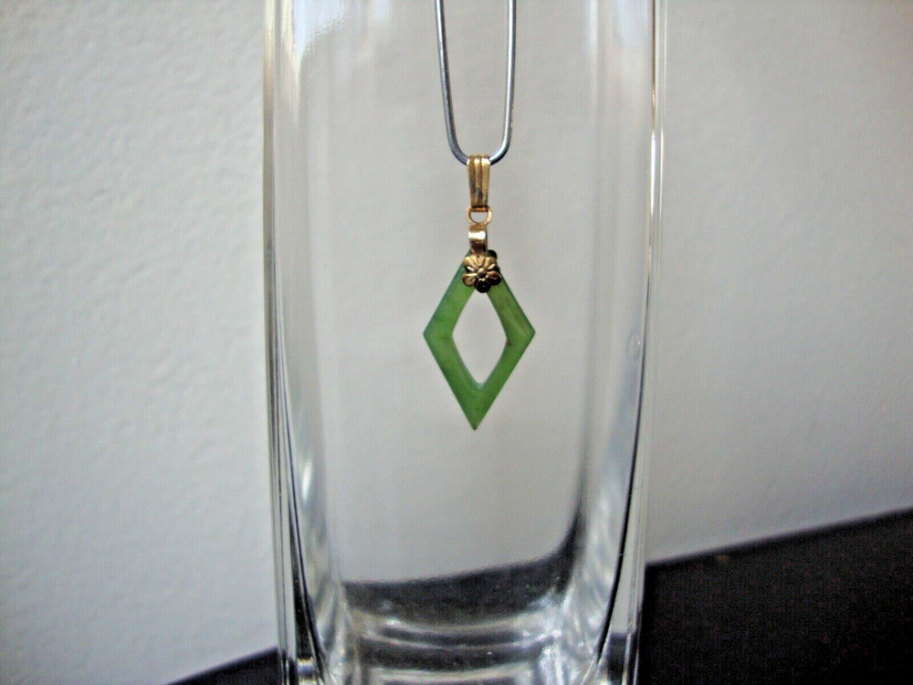 VTG 1970s HANDMADE GREEN JADE FENG SHUI DIAMOND YELLOW GOLD FILLED CHARM/PENDANT