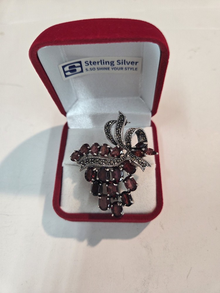 Elegant Garnet and Marcasite Brooch in 925 Sterling Silver