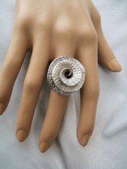 Vintage Silvertone Spiral Flower CZ Accent Costume Ring Size 5.50