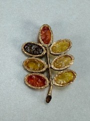 Vintage Chinese Resin Cabochon Leaf Brooch Gold Tone Asian Figural Pin