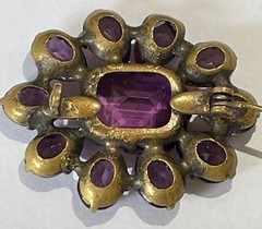 ANTIQUE CZECHOSLOVAKIA FACETED PURPLE CRYSTAL GLASS FLOWER PIN