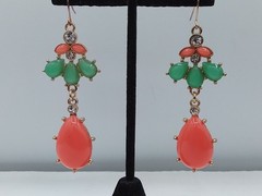 2.5″ DANGLE DROP FAUX JADE FAUX ORANGE CORAL RETRP HIPPY PIERCED EARRINGS VTG