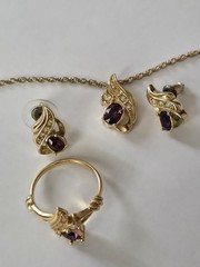 Vintage Avon Faux Amethyst Jewelry Set