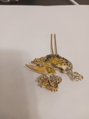 Lind- Gal Vtg Long Legs Bird Brooch Textured Gold Tone Enameled