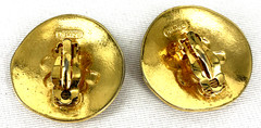 Berebi Earrings Enamel Clip Medallion Center Brown Swirl Goldtone 1.5″ Vintage