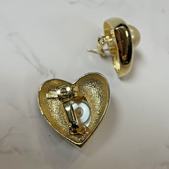 Vintage Richeleau Gold Tone Setting & Cabochon Faux Pearl Clip on Earrings