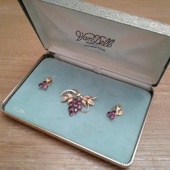 Vintage Amethyst Van Dell 12kt Goldfilled Pin and Earrings Set in Original Box