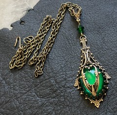 Vintage Necklace Art Nouveau Filigree Lavalier Pendant Antique Green Czech Glass