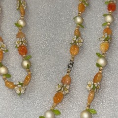 VTG Thermoset Plastic Lucite Necklace 36 In Tropical Flowers Leaves Orange White