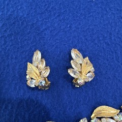 Weiss Signed Gold Tone Clear & AB Rhinestone Leaf Bracelet Earrings Brooch Set
