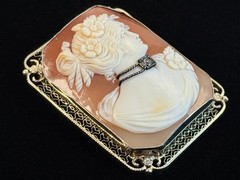 Antique 14K White Gold Shell Cameo Brooch Diamond Filigree Frame 30mm 11.4g