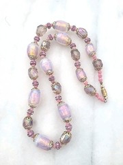 SALE! VINTAGE FIREY OPALESCENT FOIL LILAC PINK PURPLE GLASS BEAD NECKLACE HEAVY