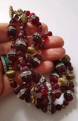 MIRIAM HASKELL 40′ HORSESHOE 2-PC BLOOD RED CÔTELÉ & NUGGET BEAD ICE R/S ACCENTS