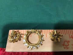Gorgeous~Vintage Daisy Brooch Pin And Clip On Earrings Set Gold Tone And Resin