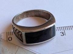 Vintage men’s ring sterling silver 925 Size 8.5 Weight 6 g. Black Onyx.