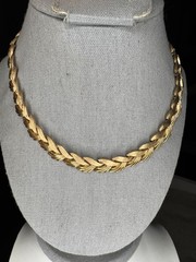 Vintage Trifari Gold Tone Textured Feather Wheat Chevron Collar Necklace Signed