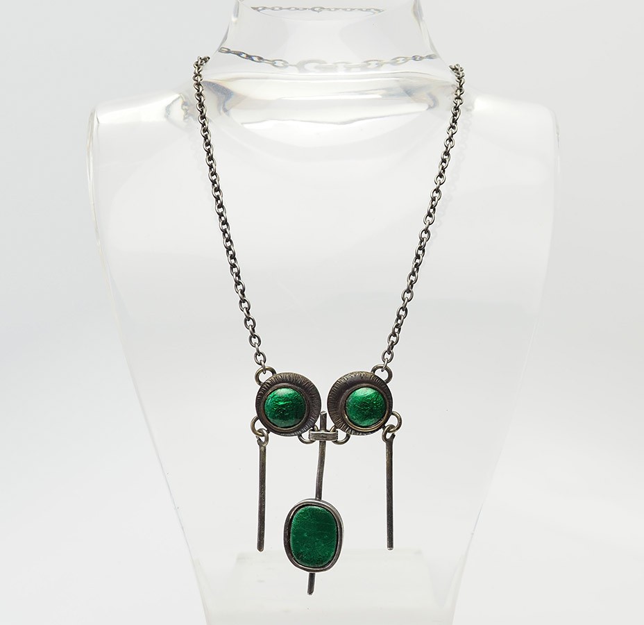 Mid century modern silver plated metal green enamel vintage necklace