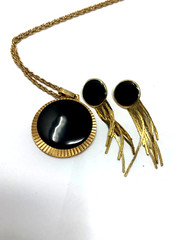 RETRO FASHION BLACK ONYX/ACRYLIC NECLACE AND EAR RINGS (GERMANY)