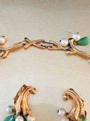 KRAMER VTG Signed Gold Tone Faux Pearl Jade Dangle Branch Link Necklace Earrings