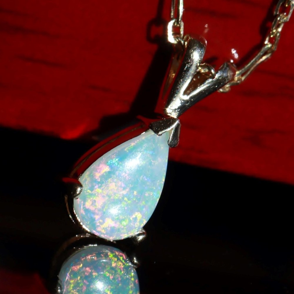 14k y/gold pendant 0.30ct natural Australian fiery opal solitaire 0.80gr N3744