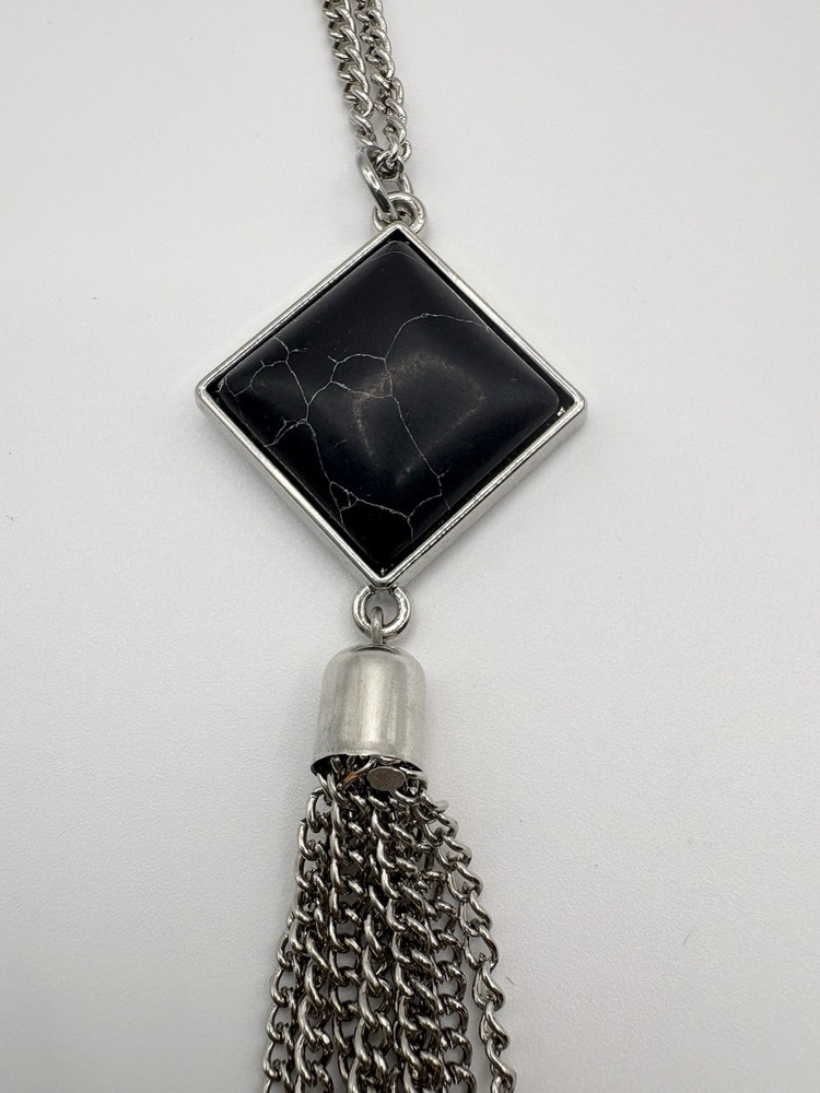 VINTAGE TONI GENUINE BLACK HOWLITE PENDANT TASSEL NECKLACE SILVERTONE