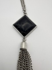 VINTAGE TONI GENUINE BLACK HOWLITE PENDANT TASSEL NECKLACE SILVERTONE