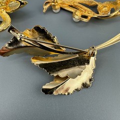Vintage to Now Brooch Lot Gold Tone Faux Pearl Leaf Textured Brushed 1 Signed