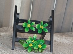 Vtg 1950’s Enameled Flower Brooch, Green and White Enameled & EarRings