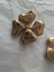 Vintage Trifari White Enamel Flower Jewelry Lot Brooch Necklace Pendant Earrings