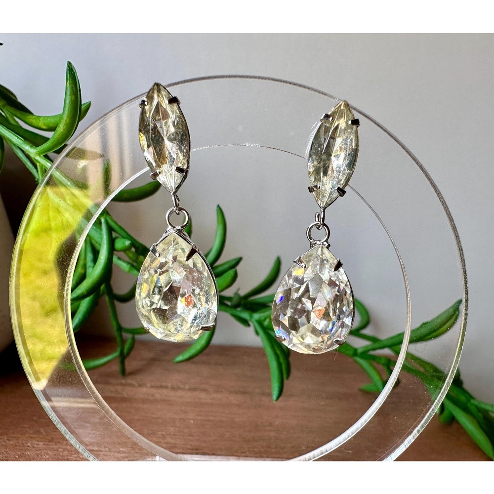 Vntage Crystal Drop Earrings Faceted Teardrop Glass With Silver Tone Setting