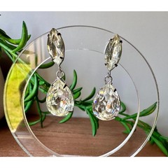 Vntage Crystal Drop Earrings Faceted Teardrop Glass With Silver Tone Setting