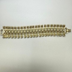 Vintage Lisner Gold Tone Green AB Rhinestone Bracelet 7.5″